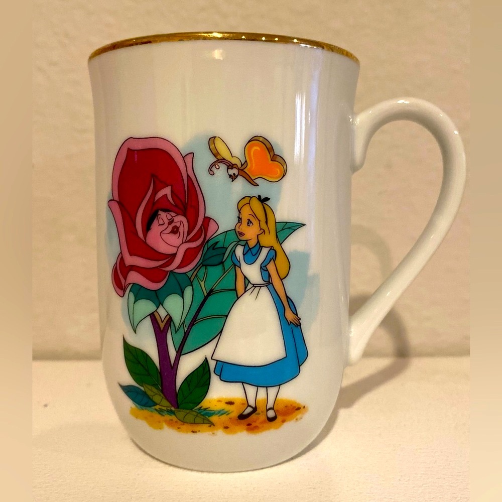 Alice in Wonderland Vintage The Disney Collection Classic Coffee Mug Cup Gold